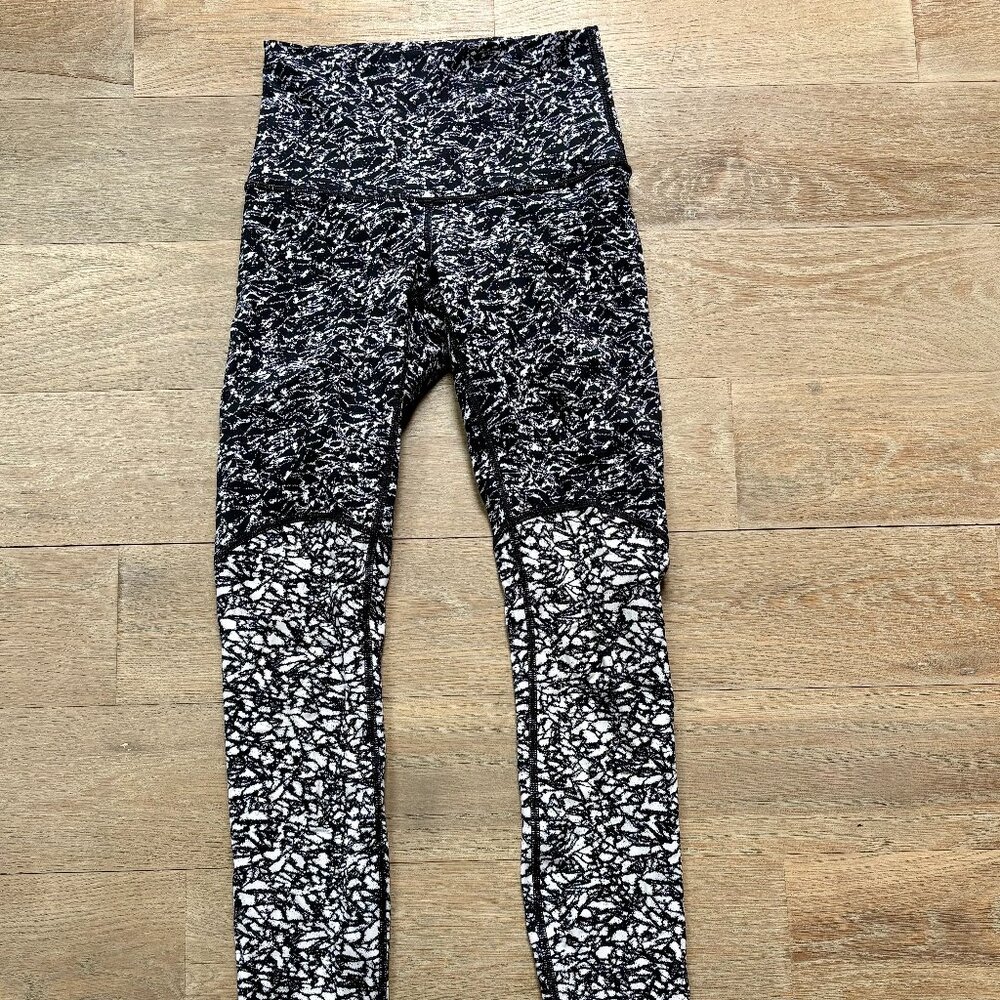 Lululemon Wunder Under High Rise Tight 28", Size 4, Black/White Pattern